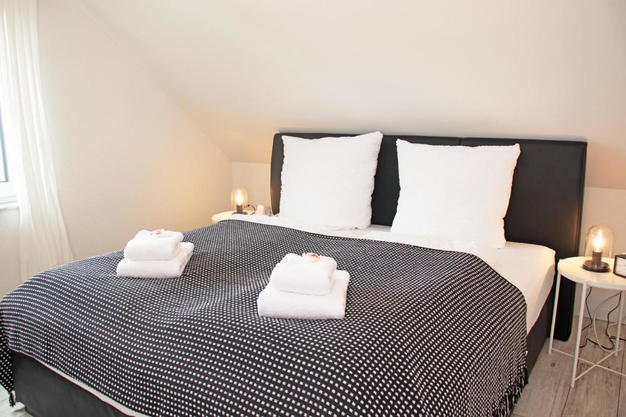 Blackncozy - Design Appartement Mit Boxspringbett Und Balkon Lorrach Exterior photo