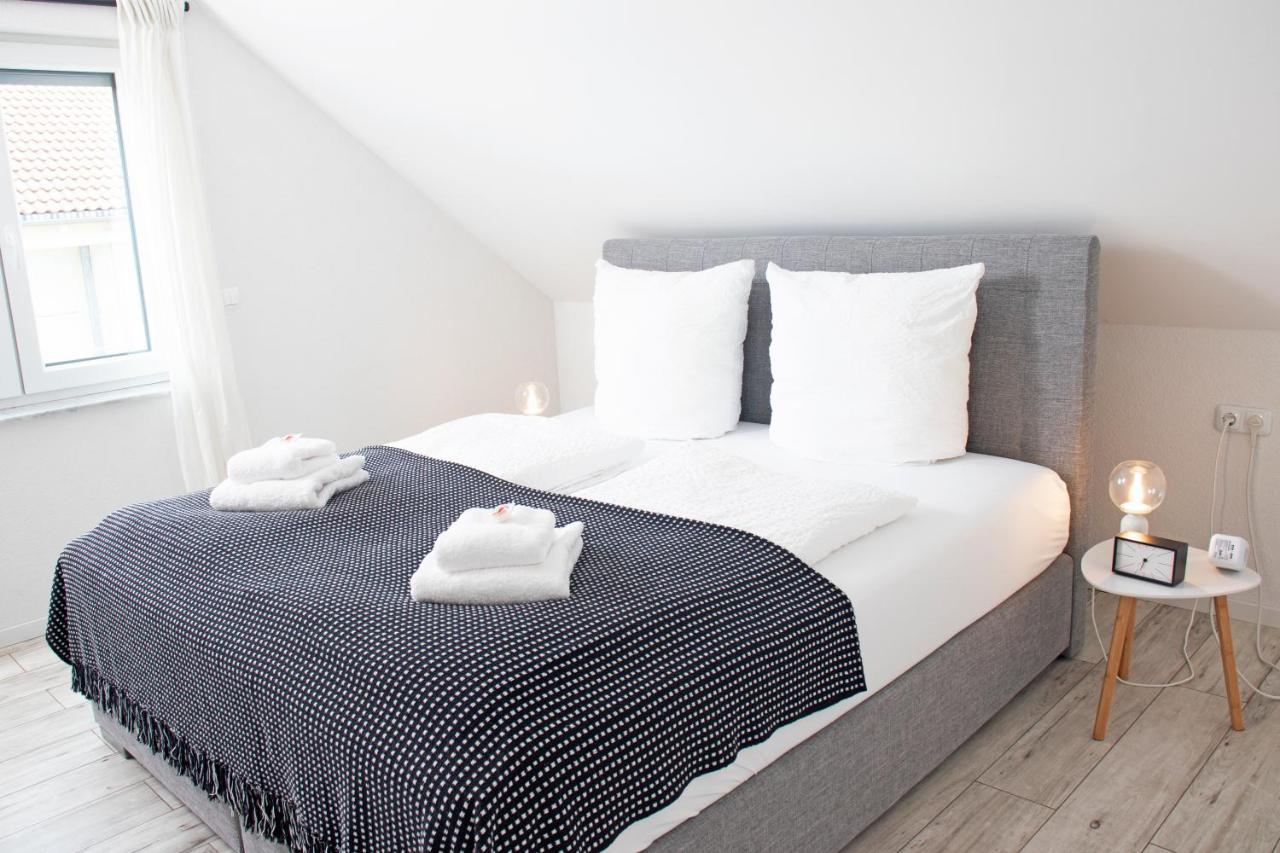 Blackncozy - Design Appartement Mit Boxspringbett Und Balkon Lorrach Exterior photo